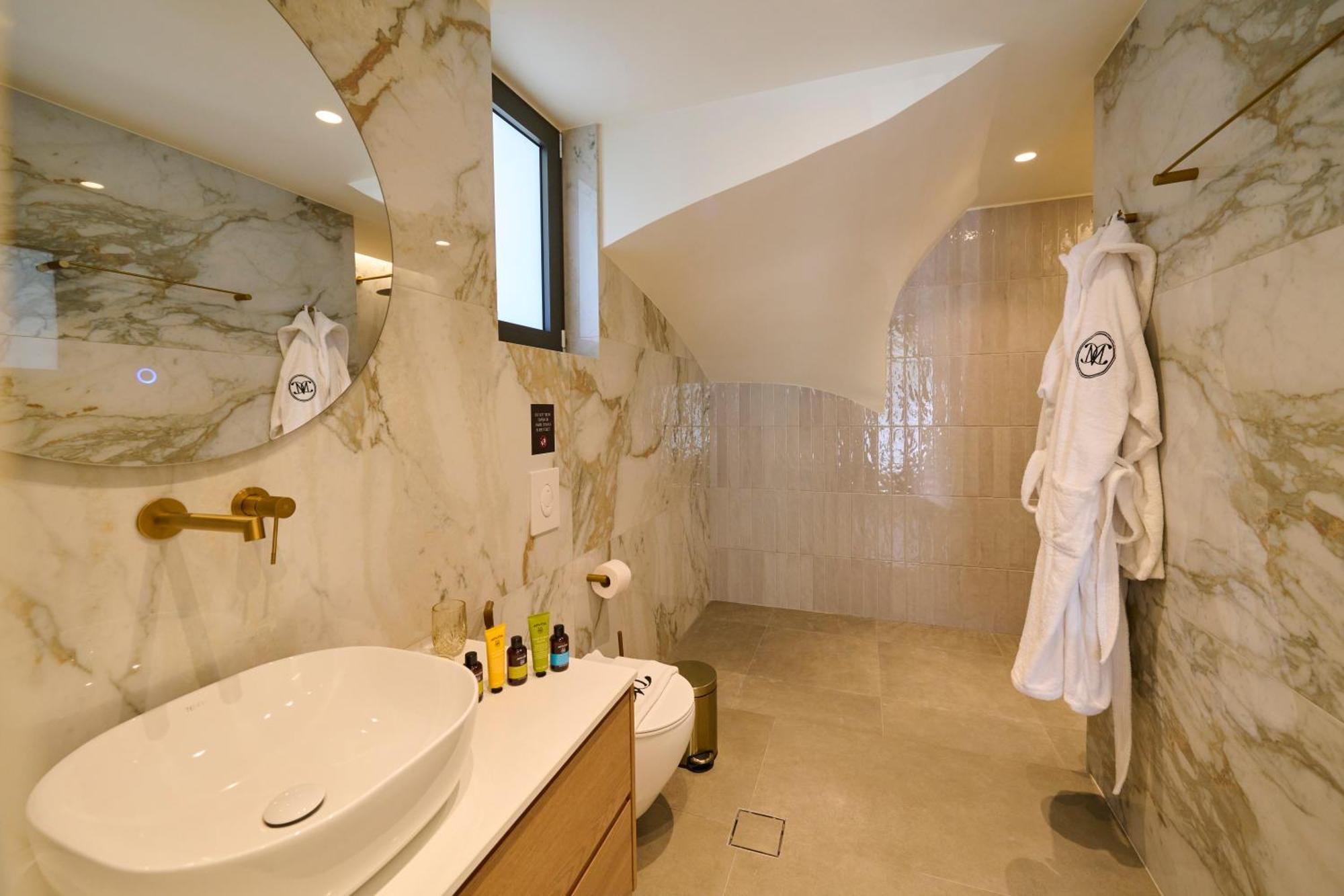 Monarco Executive Rooms Rhodes City المظهر الخارجي الصورة